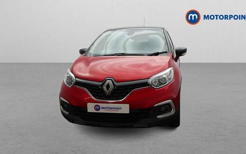 Second-hand Renault Captur Iconic 150 CP (110 kW) 2019 Roșu SUV