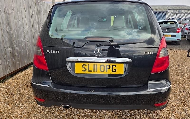 Used Mercedes A180 Avantgarde 109 HP (80 kW) 2011 Black Hatchback