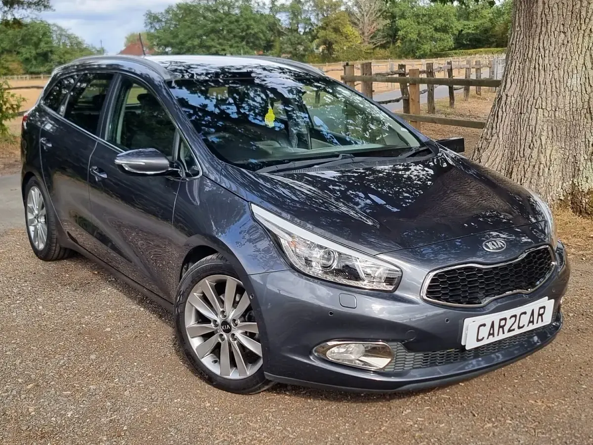 Used Kia Ceed 128 HP (94 kW) 2013 Silver Hatchback