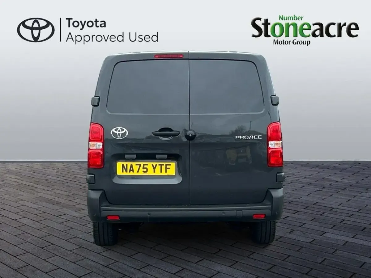 Used Toyota Proace Premium 143 HP (105 kW) 2025 Grey MPV