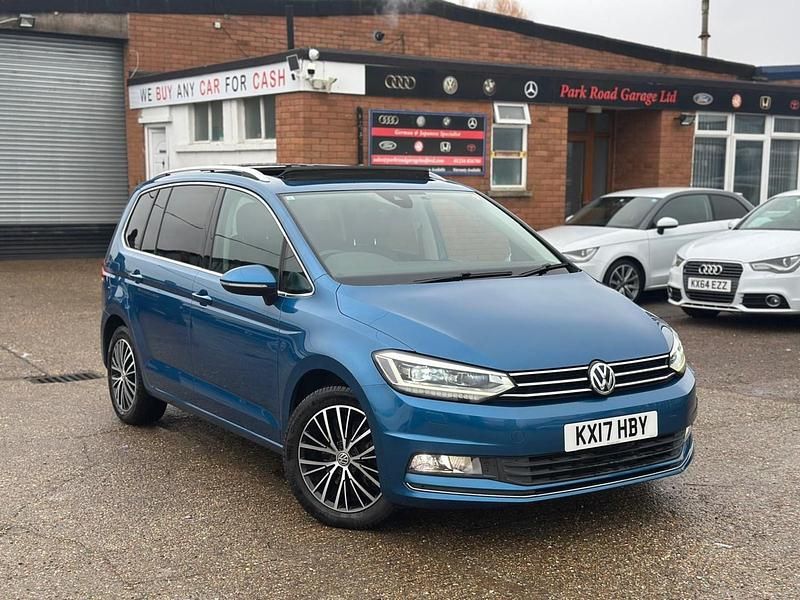 Used VW Touran SEL 150 HP (110 kW) 2017 Blue MPV