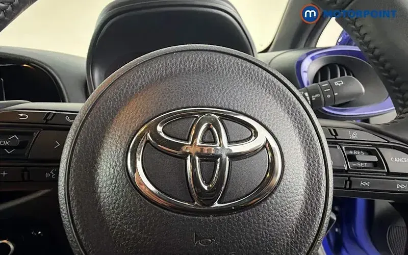 Used Toyota Aygo X 72 HP (52 kW) 2024 Blue SUV