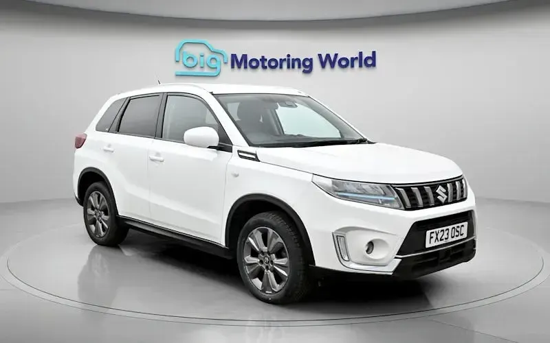 Second-hand Suzuki Vitara SZ-T 129 CP (94 kW) 2023 Alb SUV