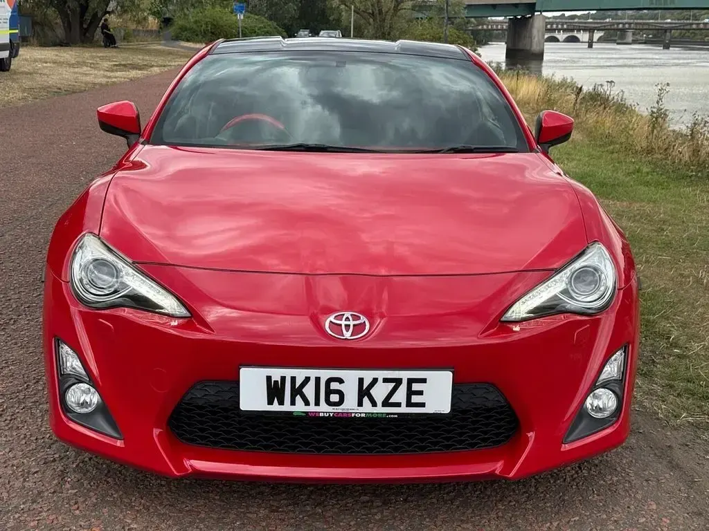 Used Toyota GT86 GT 200 HP (147 kW) 2016 Red Coupe