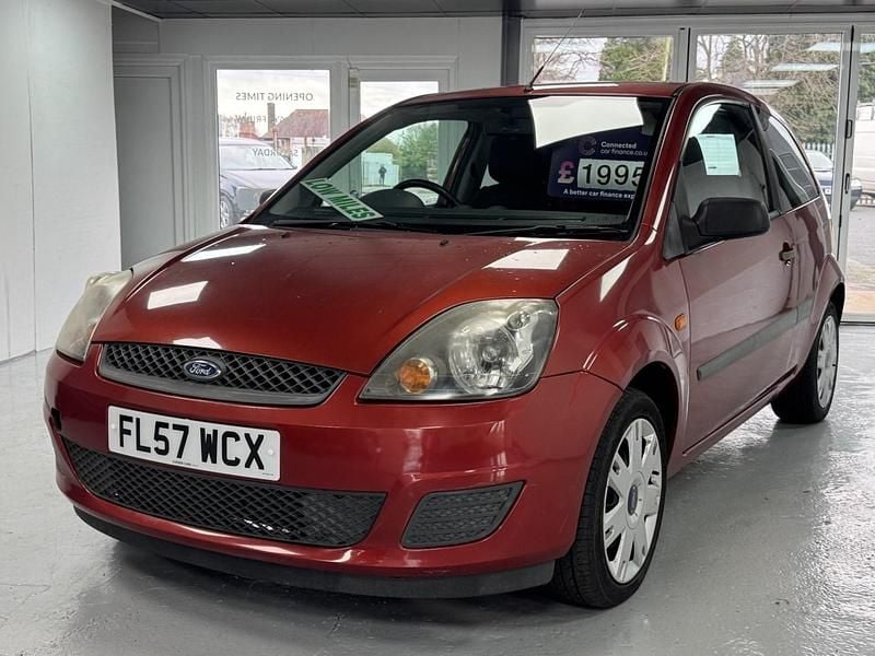 Red Used 2007 Ford Fiesta Style Hatchback | £1,995 (Fair price) - Image 1/4