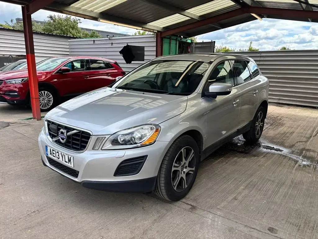 Used Volvo XC60 SE Lux 215 HP (158 kW) 2013 Silver SUV