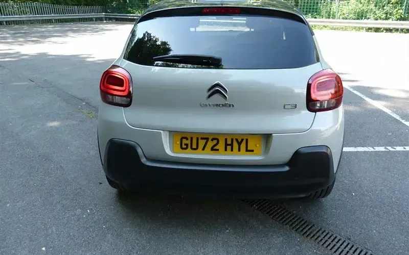 Used Citroën C3 PureTech 83 HP (61 kW) 2023 Beige Hatchback