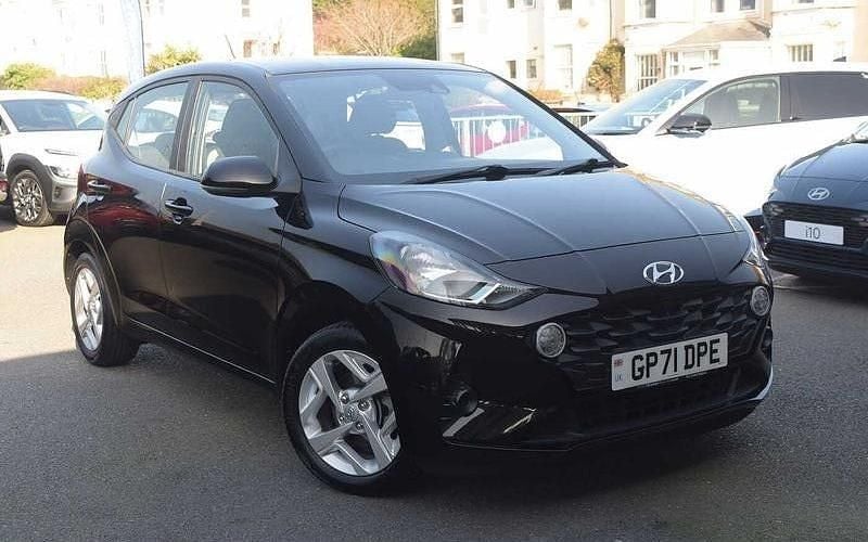 Used Hyundai i10 SE 67 HP (49 kW) 2023 Hatchback