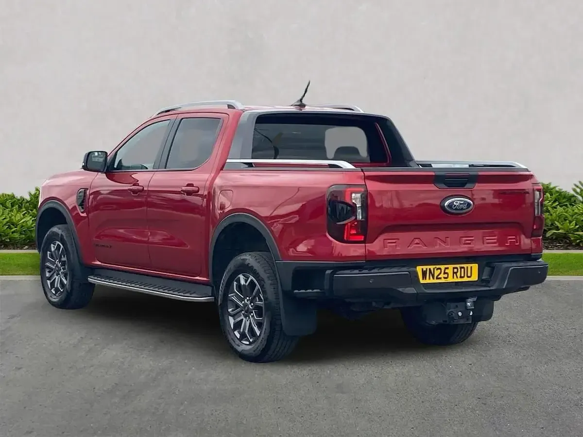 Used Ford Ranger Wildtrack 240 HP (176 kW) 2025 Red Pickup
