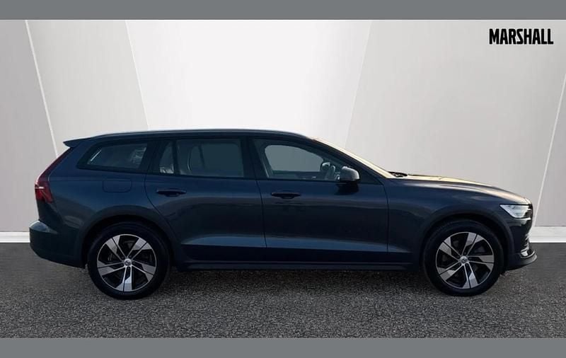 Usado Volvo V60 CC Plus 250 HP (183 kW) 2020 Azul Carrinha