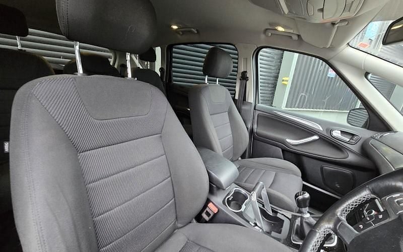 Used Ford S-MAX Titanium 163 HP (119 kW) 2014 White MPV