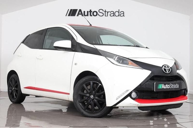White Used 2017 Toyota Aygo x-press Hatchback | £6,749 (Fair price) - Image 1/1