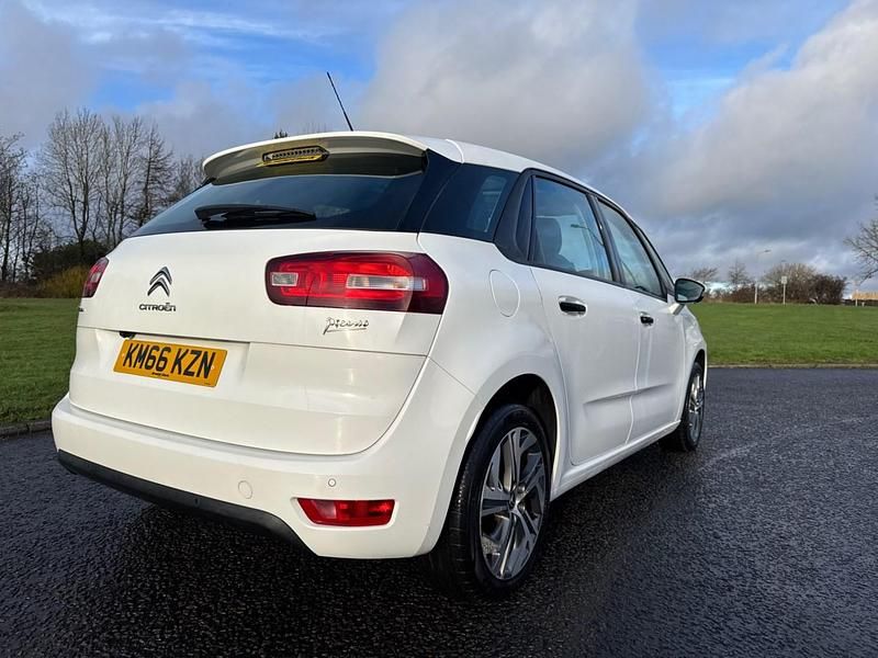 Used Citroën C4 Picasso VTR Sport 100 HP (73 kW) 2016 White MPV