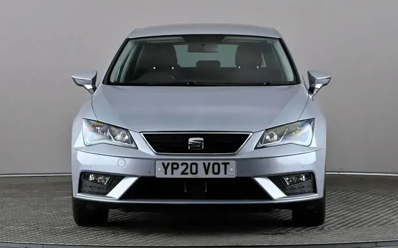 Used Seat Leon SE Dynamic 116 HP (85 kW) 2020 Silver Hatchback