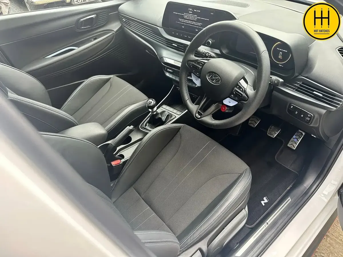 Used Hyundai i20 204 HP (150 kW) 2023 White Hatchback