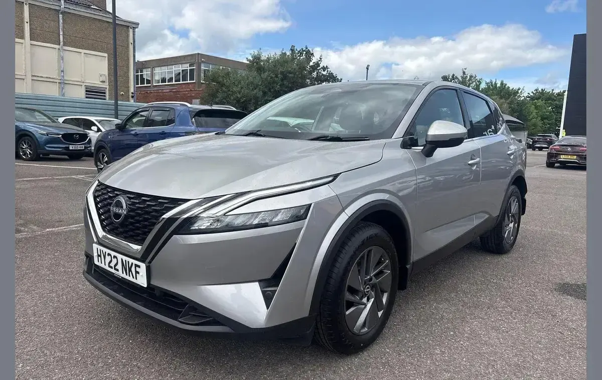 Used Nissan Qashqai Acenta Premium 138 HP (101 kW) 2022 Silver SUV