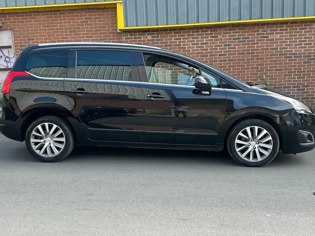 Used Peugeot 5008 Allure 2014 Black MPV