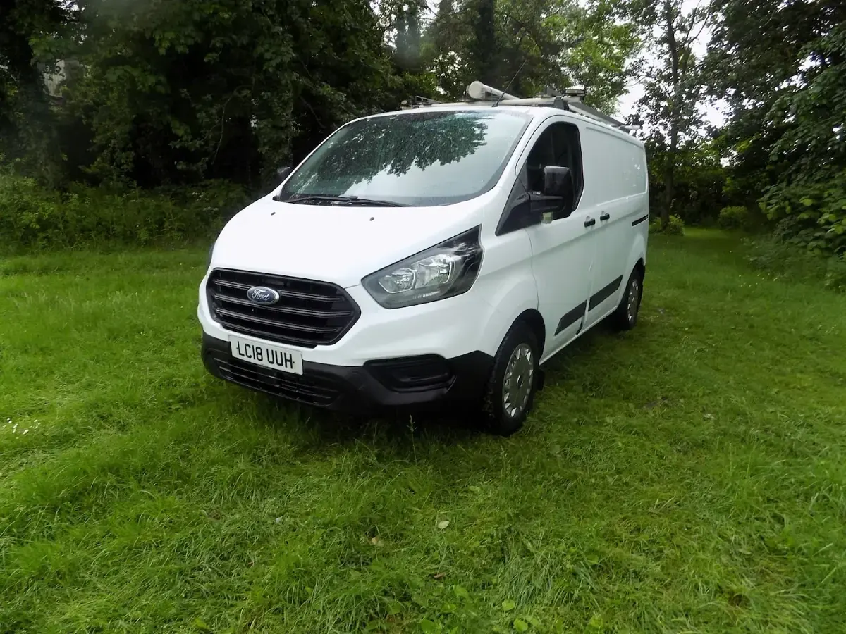 Used Ford Transit Custom 105 HP (77 kW) 2018 White Van