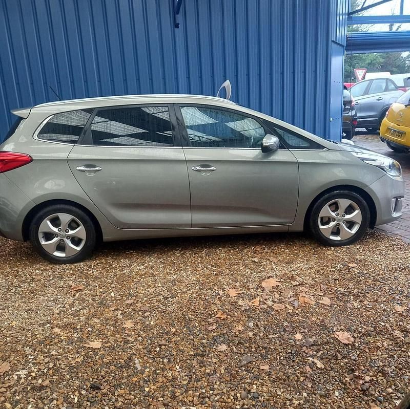 Used Kia Carens 134 HP (98 kW) 2014 Silver MPV