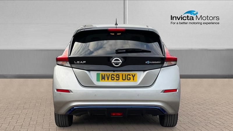 Used Nissan Leaf Tekna 110 kW (150 HP) 2019 Silver Hatchback