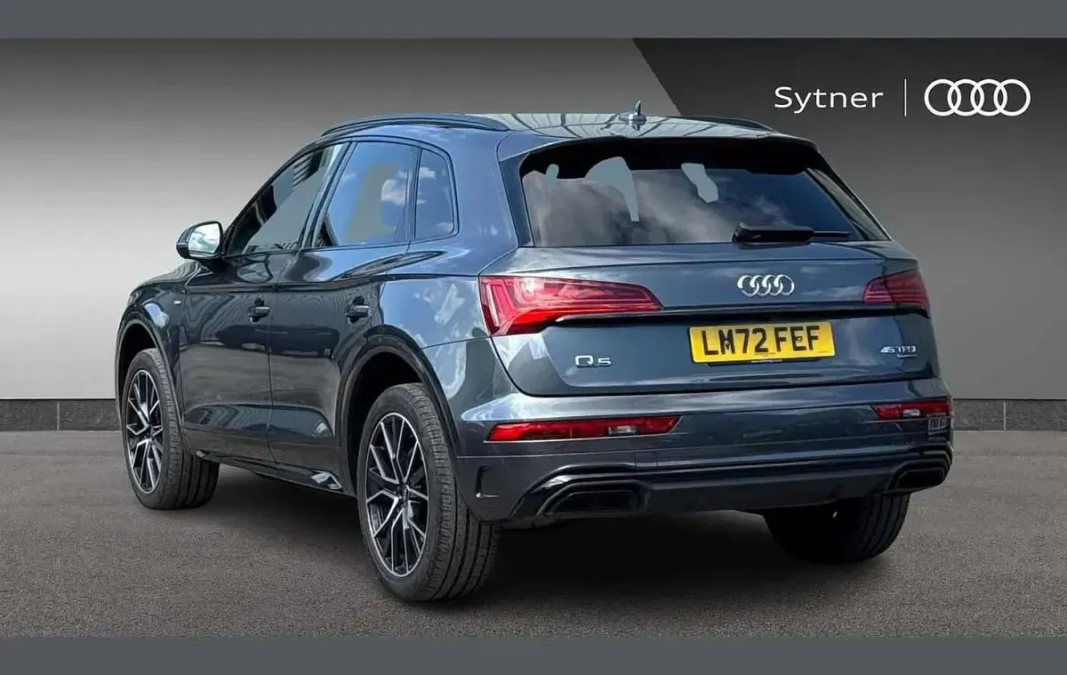 Used Audi Q5 Comfort 261 HP (191 kW) 2022 Grey SUV