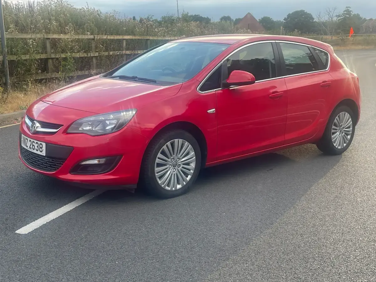 Used Vauxhall Astra Excite 2015 Red Hatchback