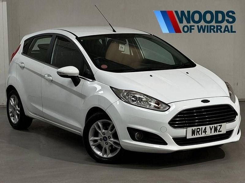 White Used 2014 Ford Fiesta Zetec Hatchback | £3,289 (Fair price) - Image 1/4