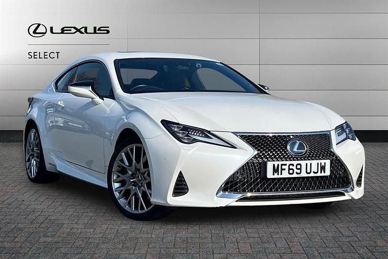 Used Lexus RC300h 223 HP (164 kW) 2019 White Coupe