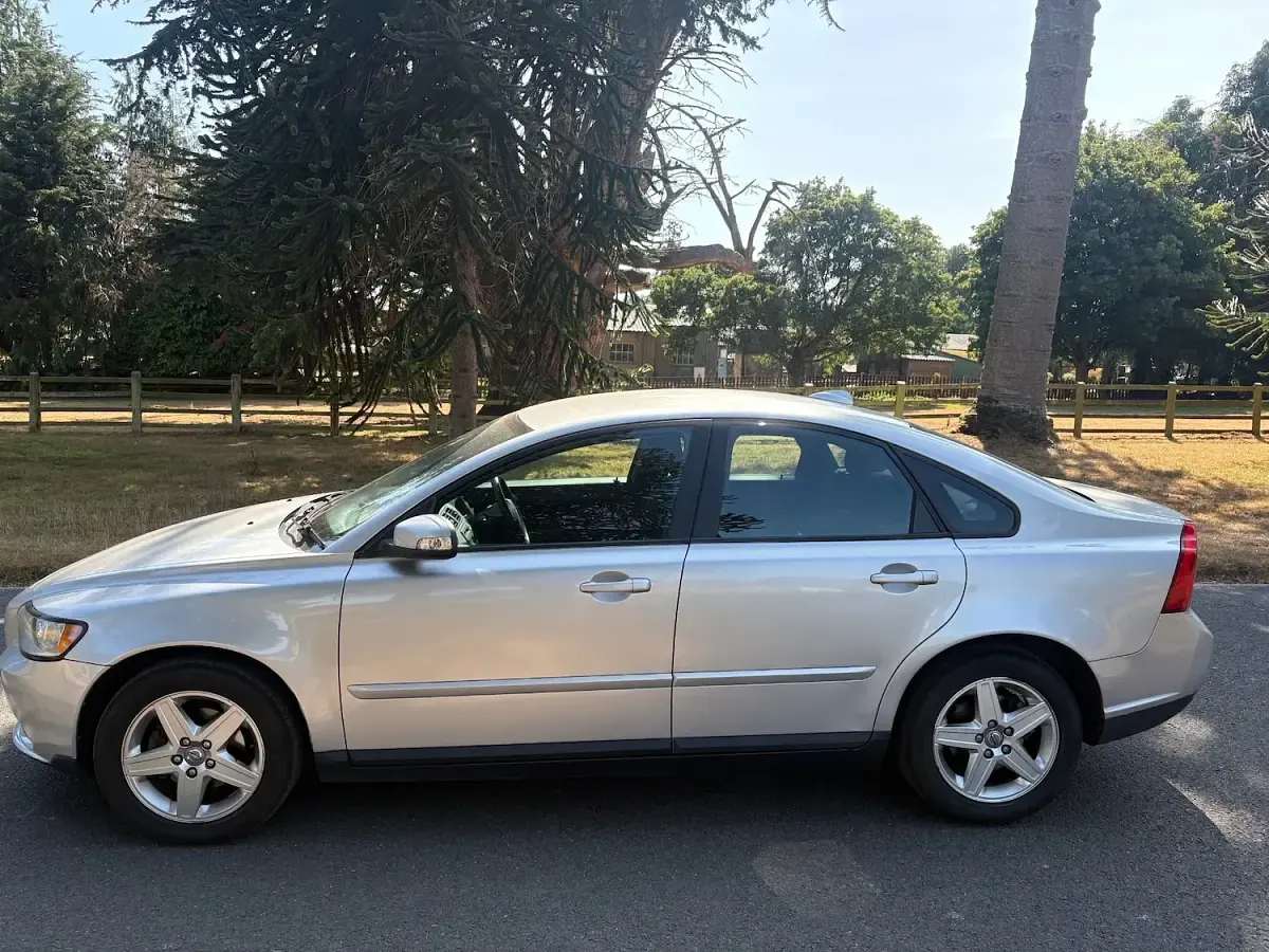 Used Volvo S40 98 HP (72 kW) 2008 Silver Sedan