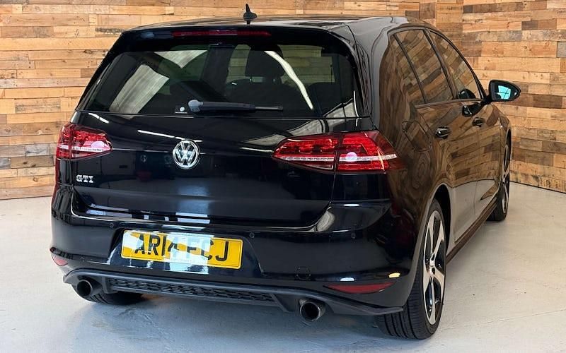 Used VW Golf VII GTI 220 HP (161 kW) 2015 Hatchback