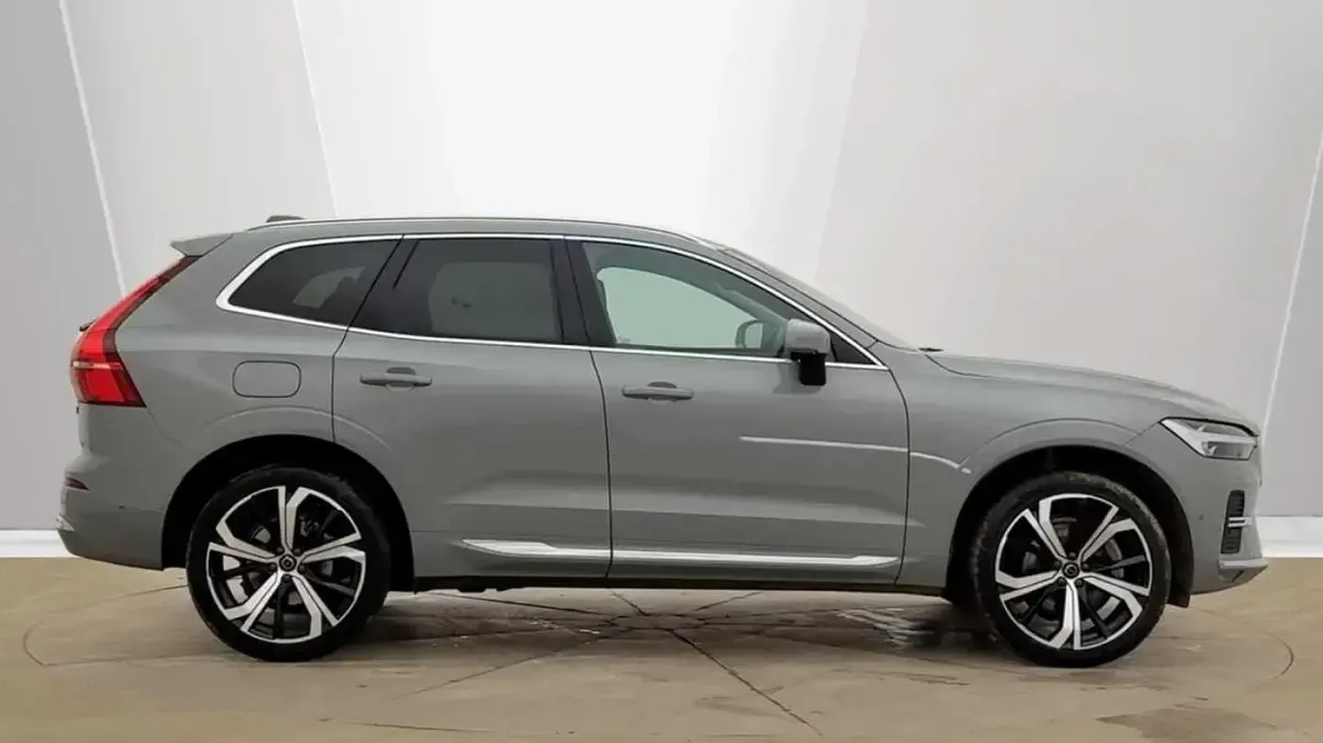 Used Volvo XC60 Ultra 250 HP (183 kW) 2025 Grey SUV
