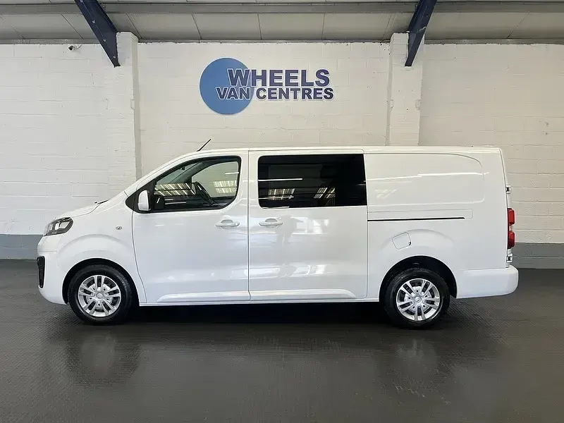 Used Vauxhall Vivaro Sportive 150 HP (110 kW) 2020 White MPV