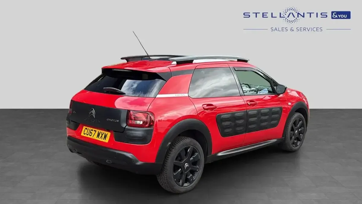 Used Citroën C4 Cactus Flair 81 HP (59 kW) 2017 Red Hatchback