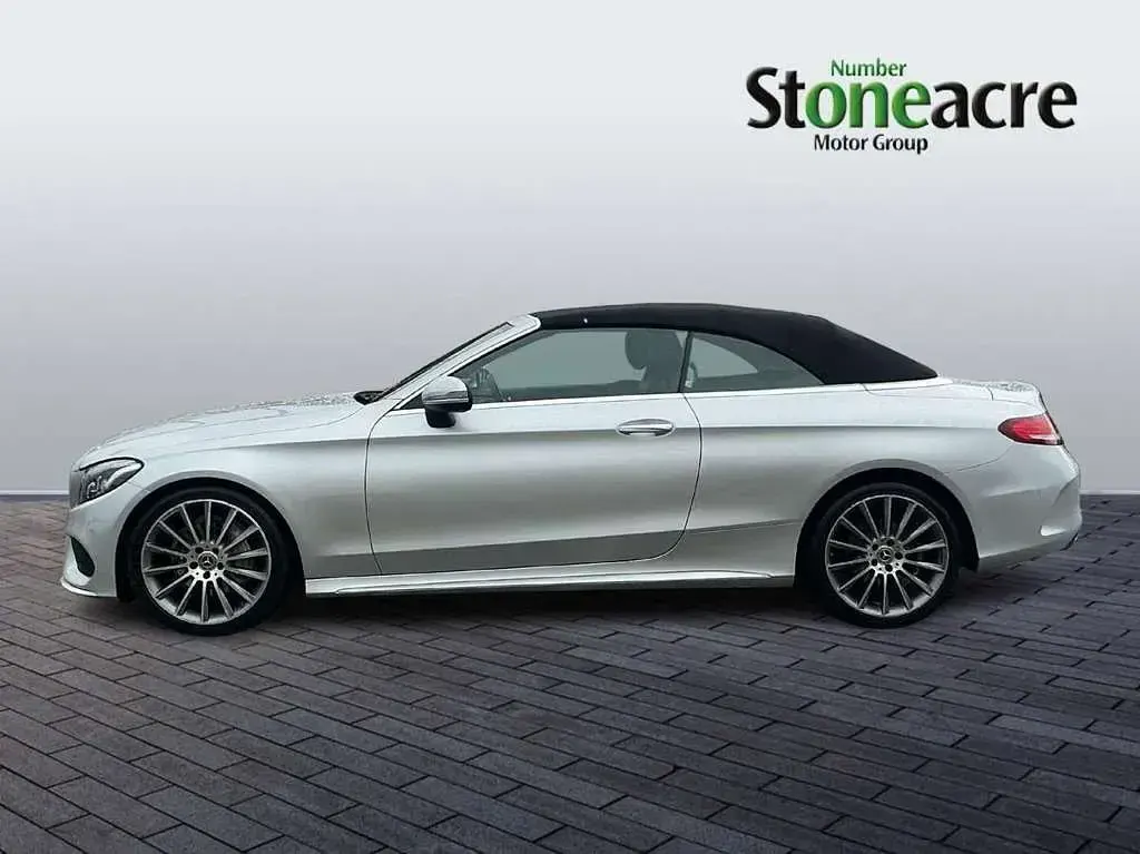 Usado Mercedes C220 AMG line 168 HP (123 kW) 2018 Prateado Cabrios