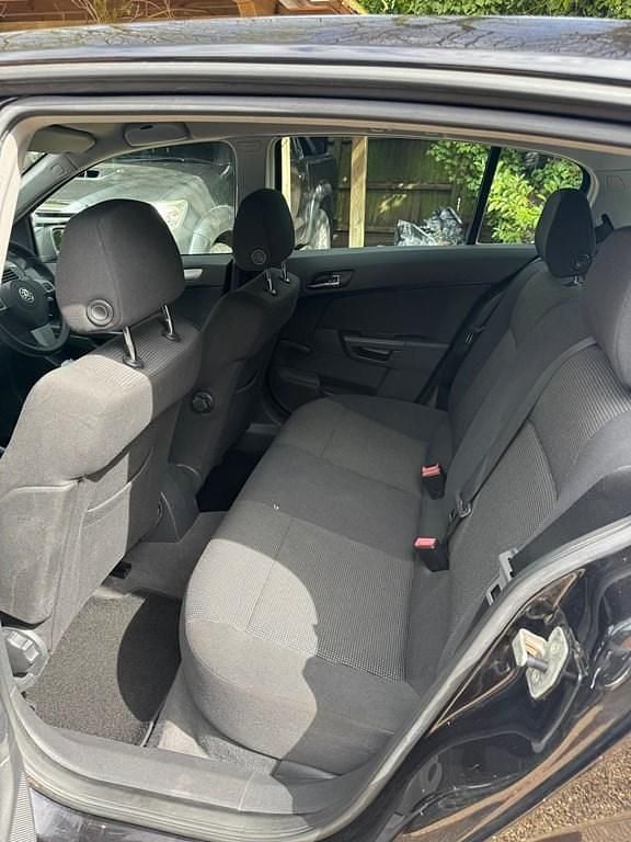 Used Vauxhall Astra 90 HP (66 kW) 2007 Black Hatchback