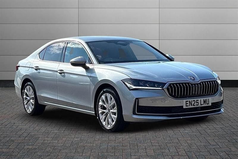 Pebble silver New 2025 Skoda Superb SE L Hatchback | £36,900 (A bit pricey) - Image 1/3