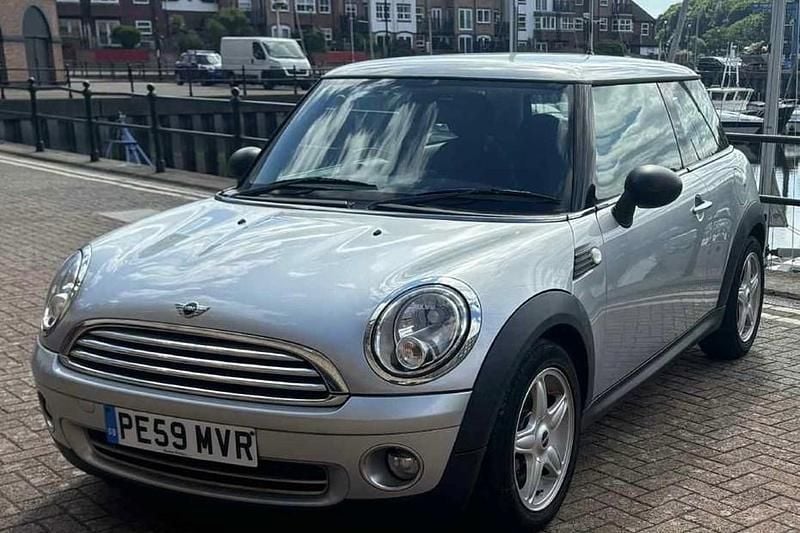 Silver Used 2009 Mini ONE Hatch Hatchback | £2,250 (Good price) - Image 1/1