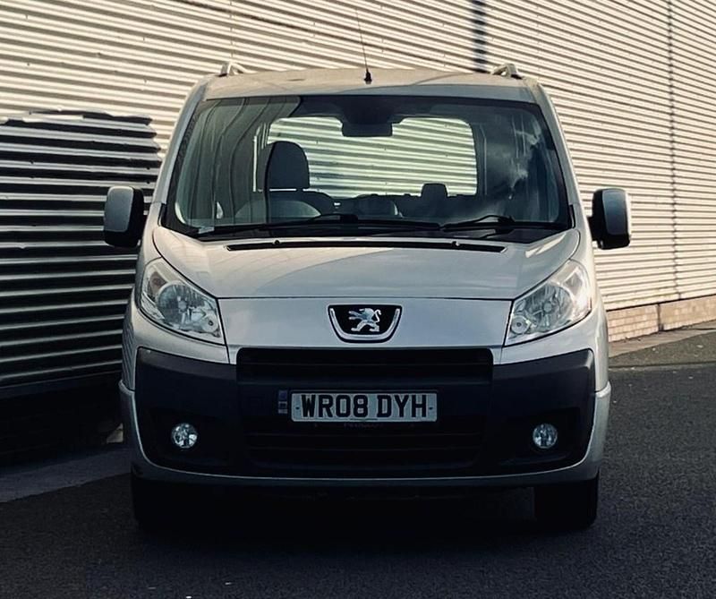 Used Peugeot TePee Comfort 2008 Silver MPV