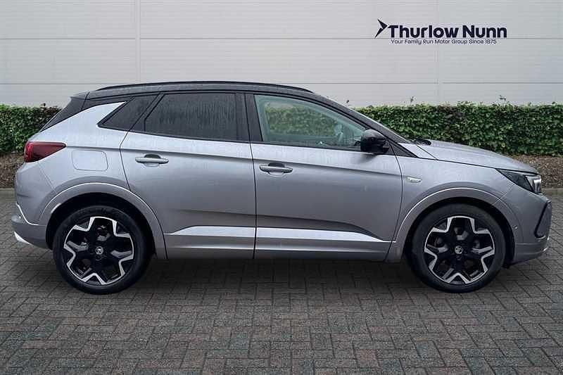 Used Vauxhall Grandland X Ultimate 130 HP (95 kW) 2023 Contrast grey SUV