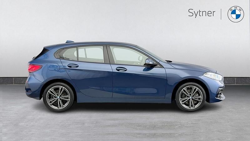 Used BMW 118 Sport Line 134 HP (98 kW) 2022 Blue Hatchback