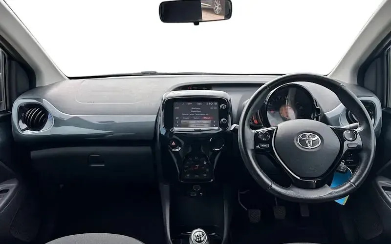 Gebraucht Toyota Aygo x-press 69 PS (50 kW) 2017 Grau Kleinwagen