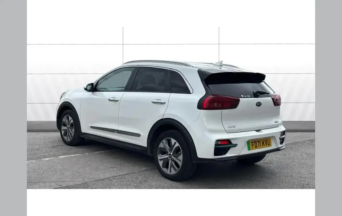 Used Kia e-Niro 150 kW (204 HP) 2022 White SUV