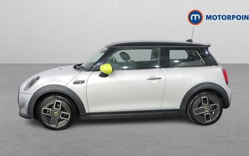 Used Mini Cooper Level 1 135 kW (184 HP) 2023 Hatchback