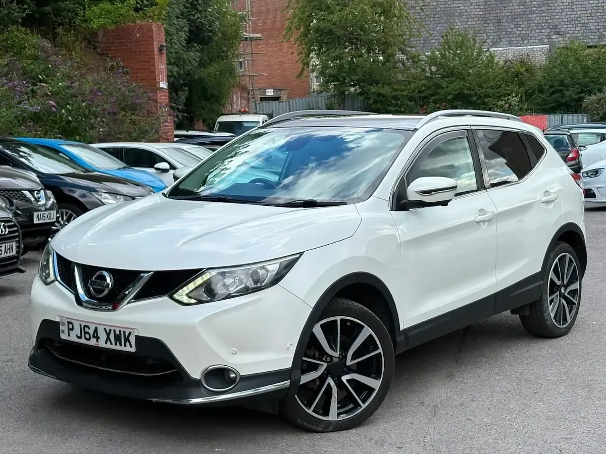 Used Nissan Qashqai Tekna 130 HP (95 kW) 2014 White SUV