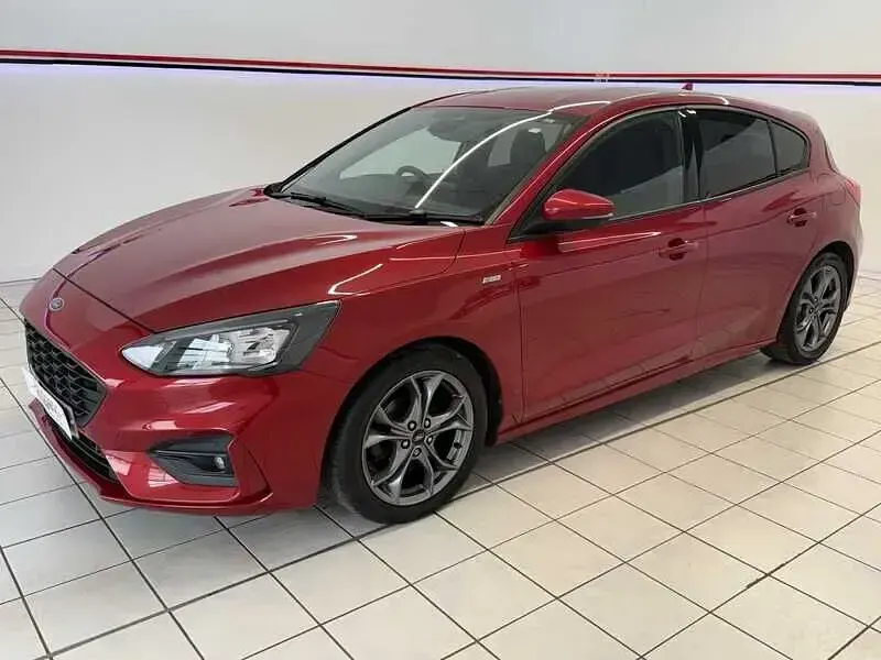 Used Ford Focus ST-Line 120 HP (88 kW) 2020 Red Hatchback