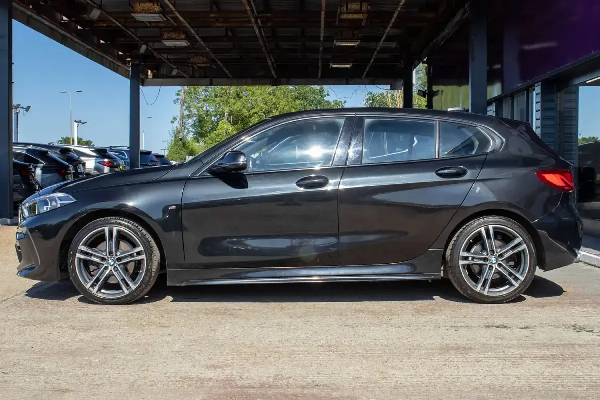 Used BMW 118 M Sport 140 HP (102 kW) 2020 Black Hatchback