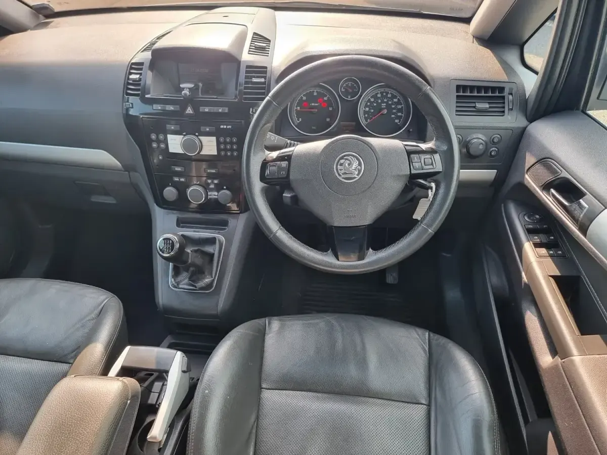Second-hand Vauxhall Zafira Elite 2010 Argintiu Monovolum