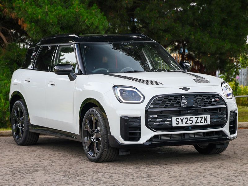 White New 2025 Mini Countryman Sport SUV | £41,698 (Fair price) - Image 1/4