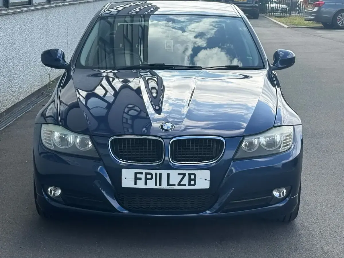 Used BMW 320 181 HP (133 kW) 2011 Blue Sedan