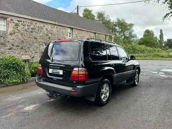 Used Toyota Land Cruiser 2000 Black SUV